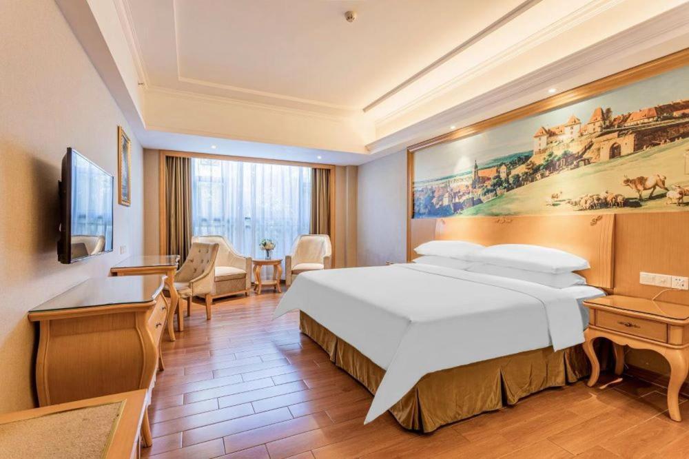 Vienna Hotel Foshan Airport Exterior photo